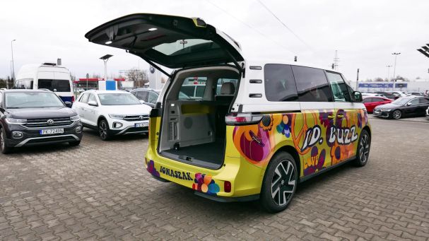 Volkswagen ID. Buzz Pro 150 kW image number 12