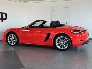 Car image 4