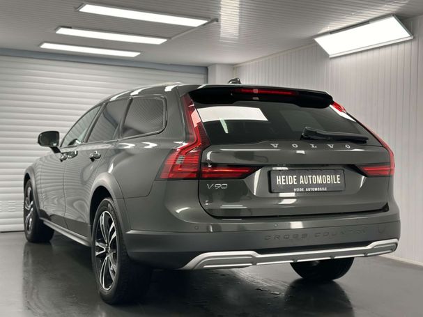 Volvo V90 Cross Country AWD Pro 140 kW image number 10