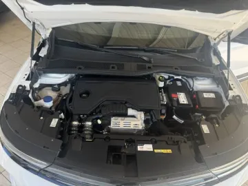 Car image 32