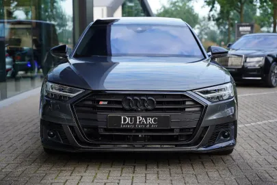 Car image 30
