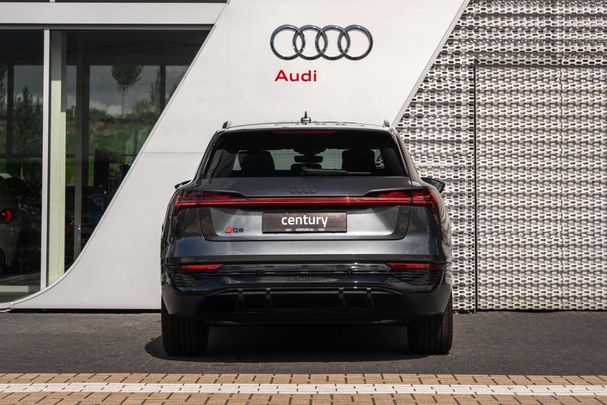 Audi Q8 50 e-tron 95 kWh 250 kW image number 6