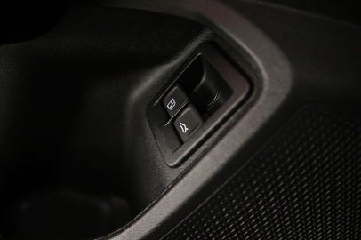 Car image 35