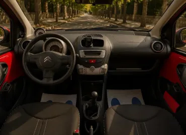 Car image 12