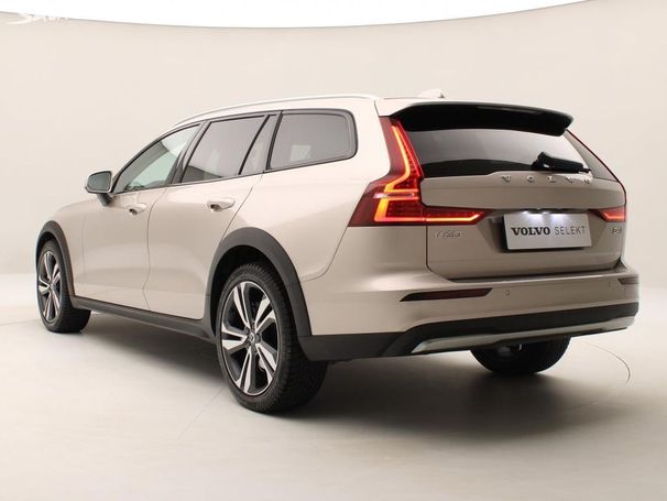 Volvo V60 Cross Country AWD B4 145 kW image number 10