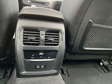 Car image 36