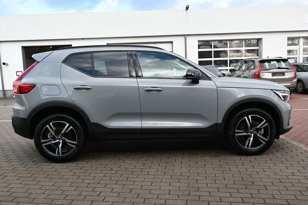 Volvo XC40 B4 155 kW image number 6