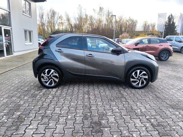 Toyota Aygo X 53 kW image number 7