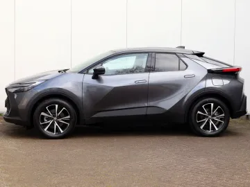 Car image 4