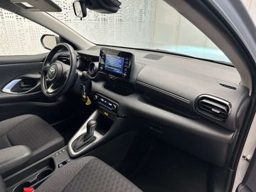 Car image 11