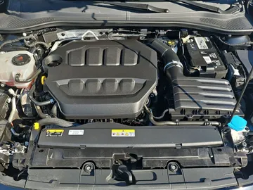 Car image 28