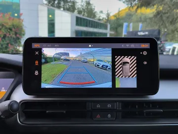 Car image 24