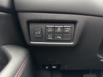 Car image 30