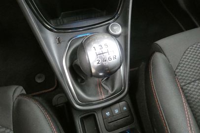 Car image 26