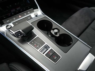 Car image 36