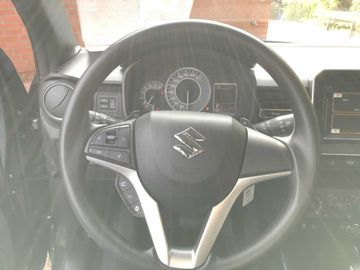 Car image 10