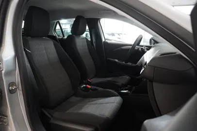 Car image 35