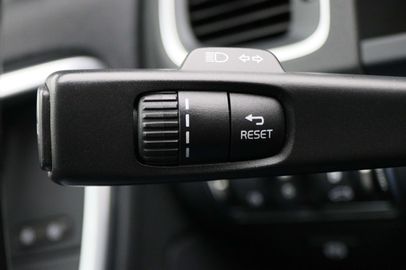 Car image 33