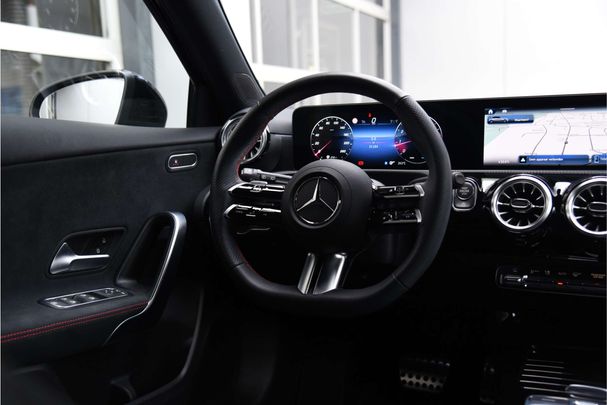 Mercedes-Benz A 180 AMG Line 100 kW image number 19