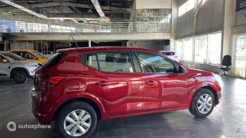 Car image 5