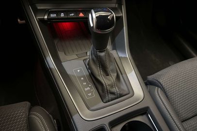 Car image 40