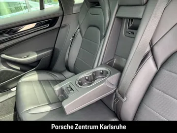 Car image 34