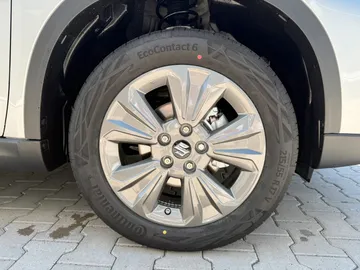 Car image 25