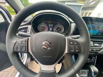 Car image 14