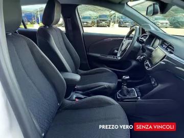 Car image 24