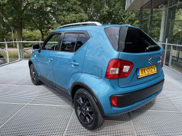 Car image 4