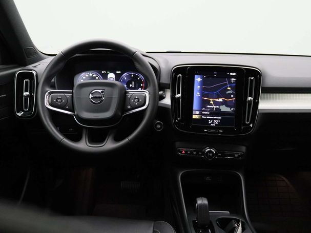 Volvo XC40 D3 AWD Momentum 110 kW image number 9