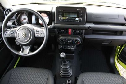 Car image 16