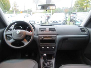 Car image 12