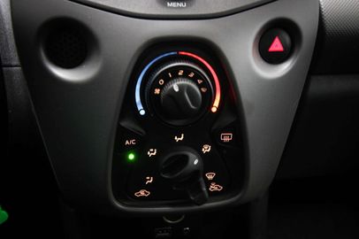 Car image 33