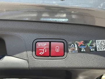 Car image 29