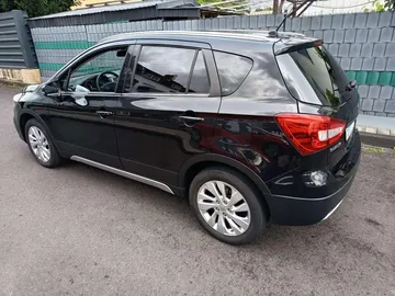 Car image 3