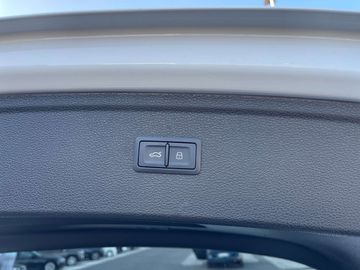 Car image 37