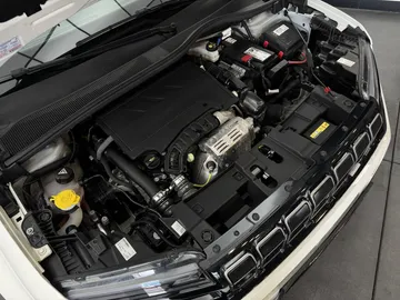 Car image 32