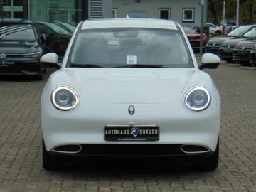 Car image 24