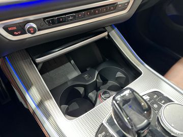 Car image 37