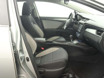 Car image 30