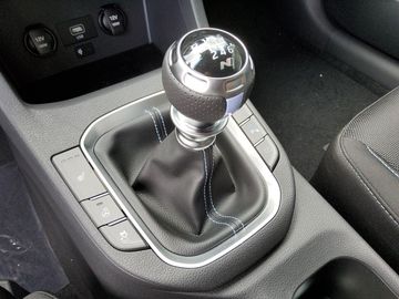 Car image 12