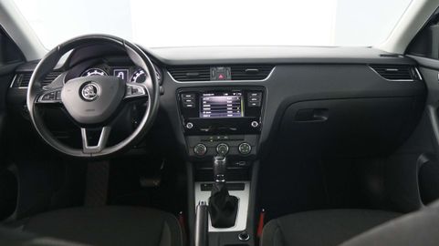 Car image 33