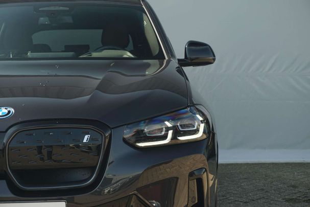 BMW iX3 210 kW image number 25