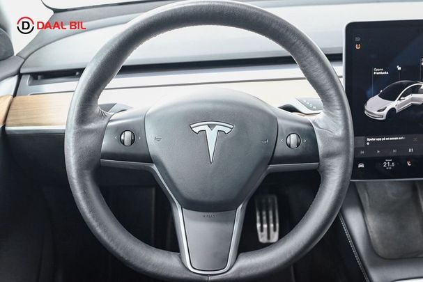 Tesla Model 3 Long Range AWD 324 kW image number 12