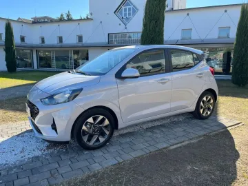 Car image 19