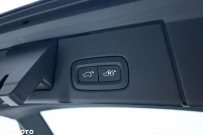 Car image 40