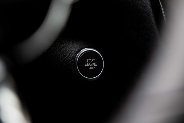 Volvo XC40 B3 Ultra Dark 120 kW image number 26