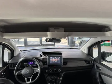 Car image 30