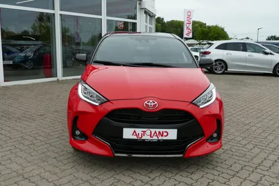 Car image 4